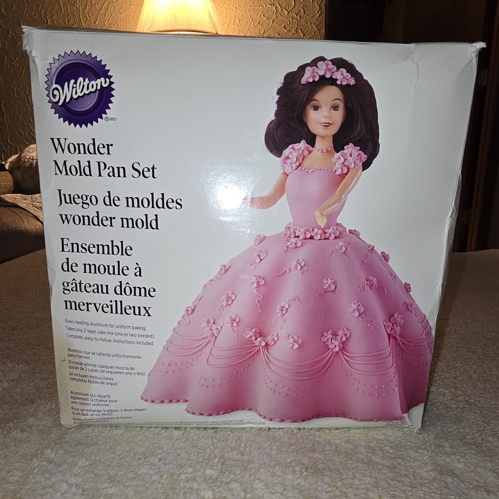 Wilton Wonder Mold Pan Set.